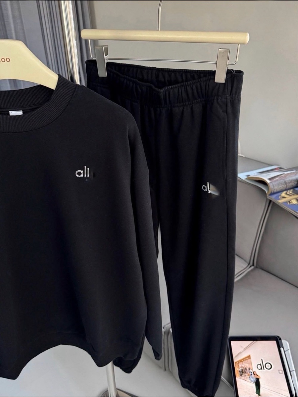 ALO Yoga women Black Sweatpants Joggers